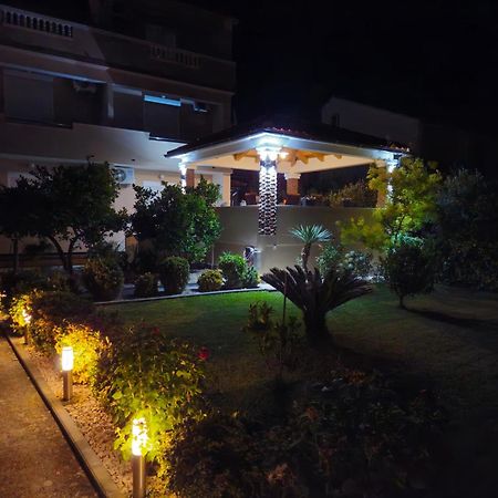 Apartments Luka Rab Town Exterior photo