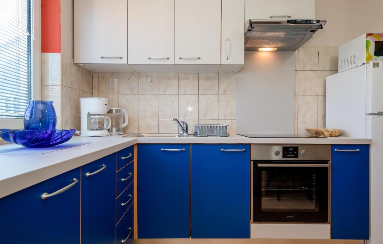 Apartments Luka Rab Town Exterior photo