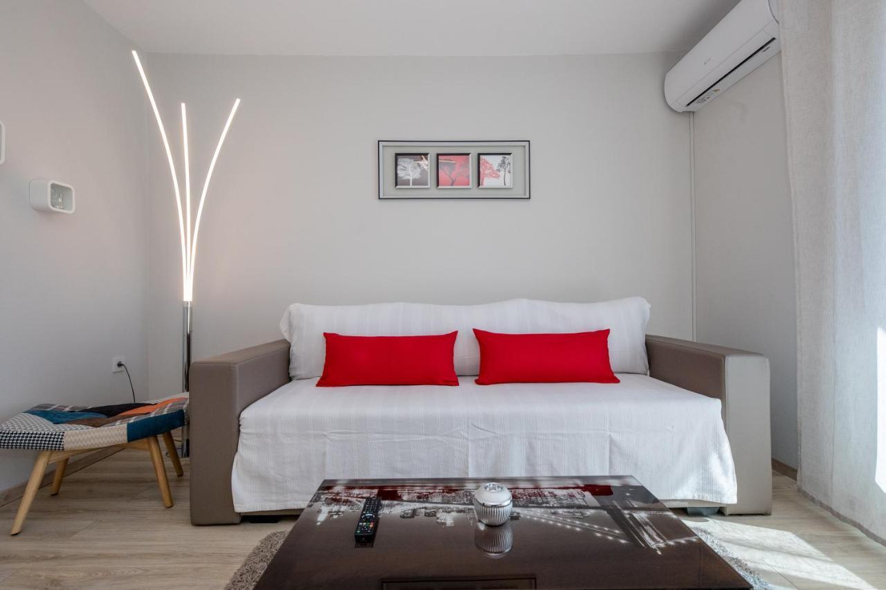 Apartments Luka Rab Town Exterior photo