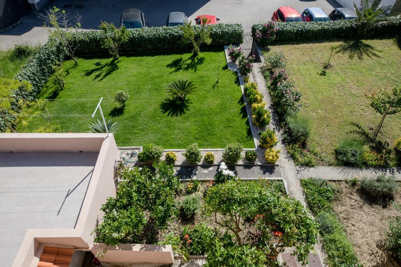 Apartments Luka Rab Town Exterior photo